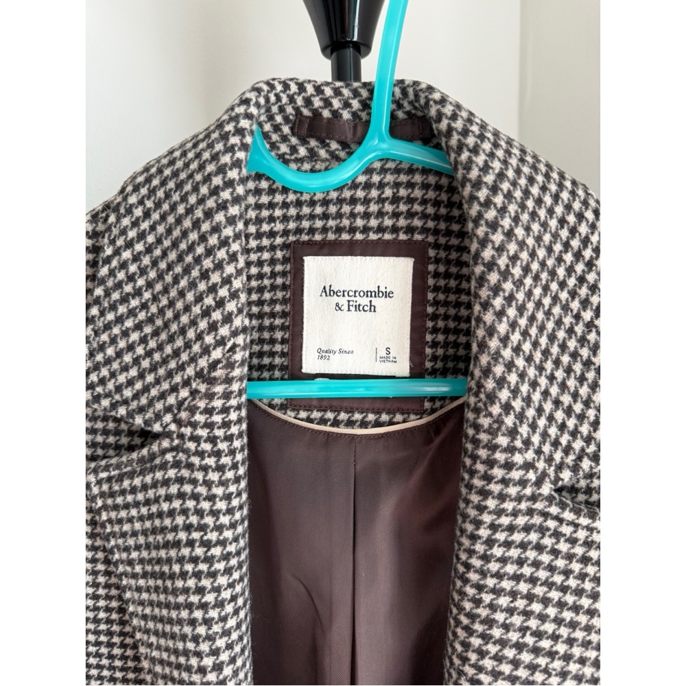 Coat - Picture 5 of 6